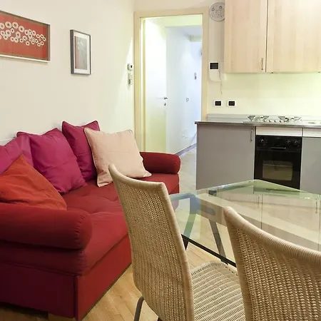 Apartment Italianway-fiori Chiari Milan